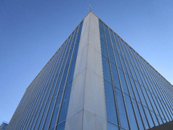 بهترین روش اجرای نمای شیشه ای کرتین وال