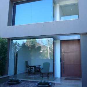 اجرای نمای شیشه‌ای لوور