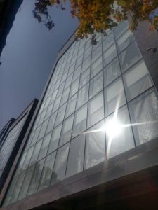 شرکت مجری نمای شیشه ای فریم لس