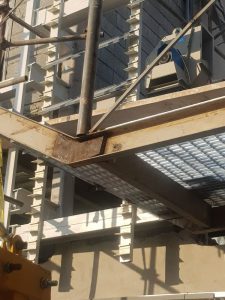 در هنگام تولید نماینده از طرف شرکت بصورت کتبی معرفی گردید و جهت بازدید از کالای تولیدی از کارخانه بازدید داشتند در طی بازدید چند کار جهت رنگ کاری دقیق مورد ایراد بوده و مجدد جهت رنگ مجدد به قسمت رنگ ارسال گردید.خرید لوور