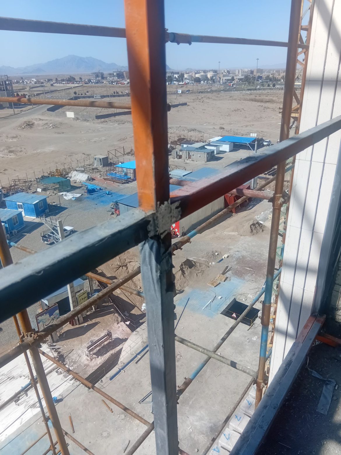 تولید کننده کرتین وال کدام شرکت است؟