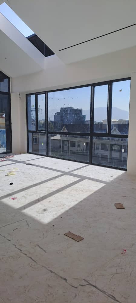 بهترین شرکت اجرای نمای شیشه‌ای کرتین وال را چطور پیدا کنیم؟