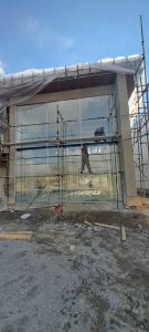 کرتین وال یا ترمال بریک؟ مقایسه دو روش پرطرفدار در نمای ساختمان