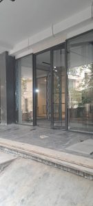 Detail مقطع افقی کرتین وال با فریم مخفی (Frameless Horizontal Section)