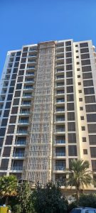 مقایسه تخصصی اجرای کرتین وال و ترمال بریک در نمای ساختمان