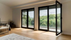 نمای کرتین وال یا فریم لس؟ بررسی معایب و تفاوت‌های کلیدی