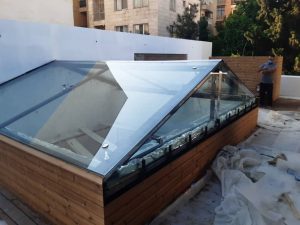 اسکای لایت متحرک و سیستم‌های تهویه طبیعی