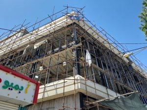 بررسی مزایای فریم لس بازشو در نما