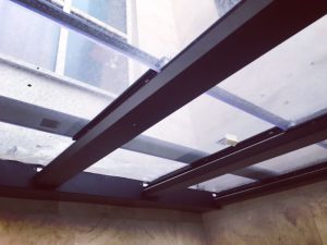 طراحی سقف متحرک شیشه‌ای هوشمند برقی