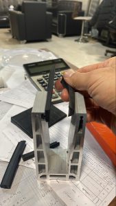 راهنمای جامع هندریل آلومینیومی فریم‌لس